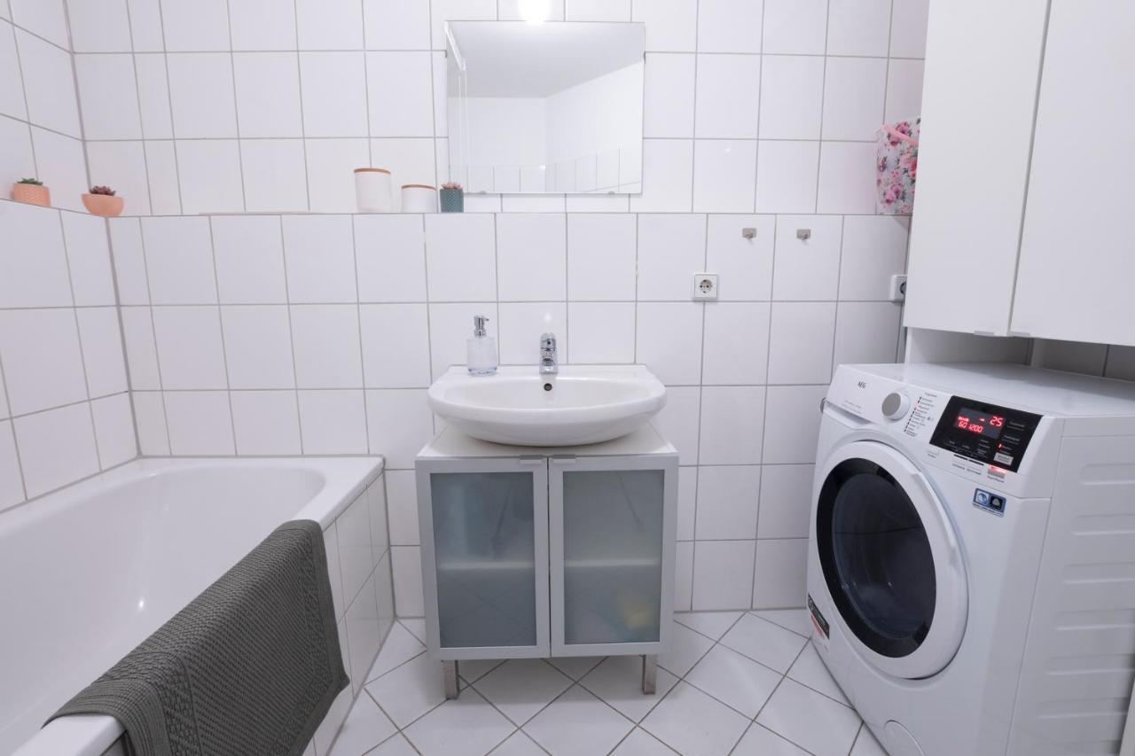 Zwickau Mittendrin, Tolles Balkon-Apartment Buitenkant foto
