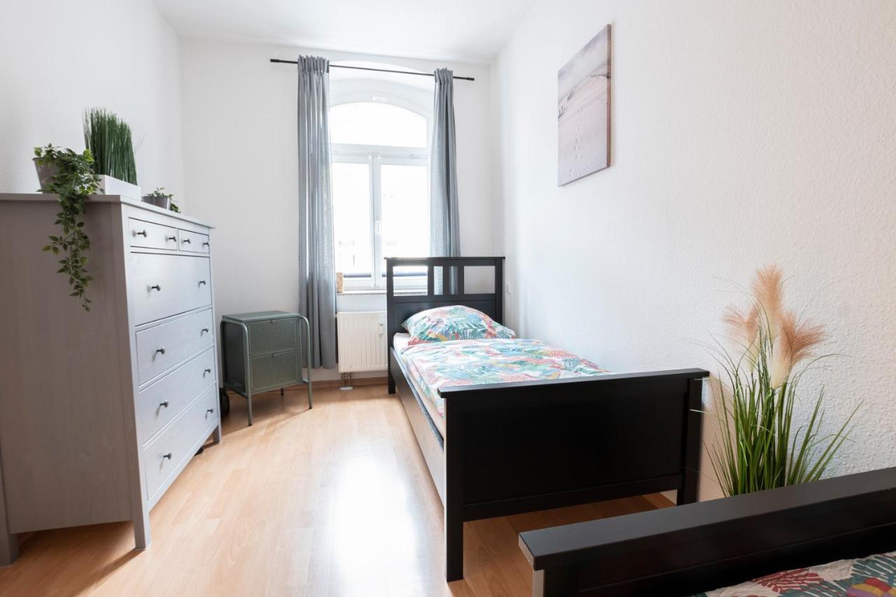 Zwickau Mittendrin, Tolles Balkon-Apartment Buitenkant foto