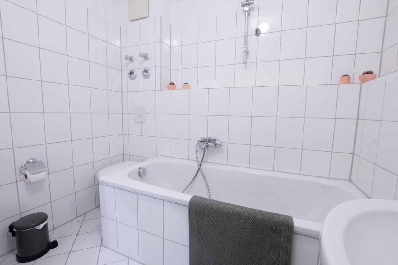 Zwickau Mittendrin, Tolles Balkon-Apartment Buitenkant foto